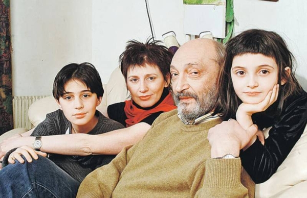 Актер с супругой Анной Ямпольской и детьми